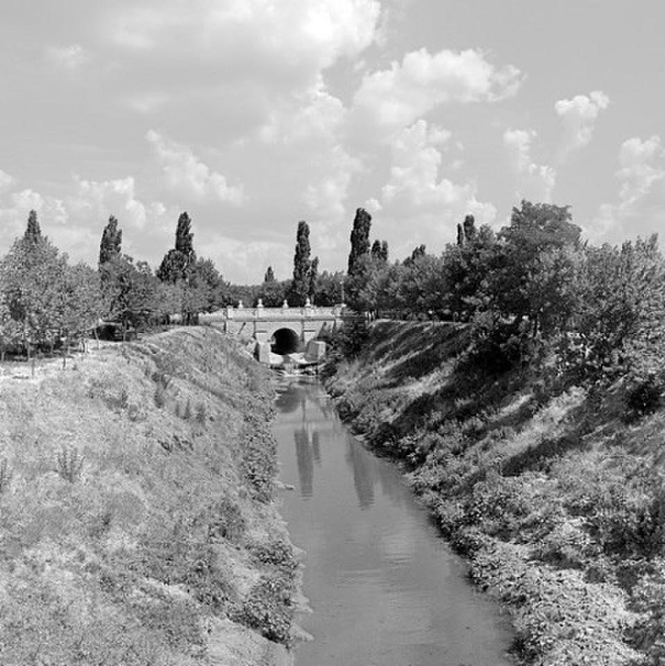 Вид с боку на мост через Сухой лиман